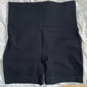 Black ribbed biker shorts